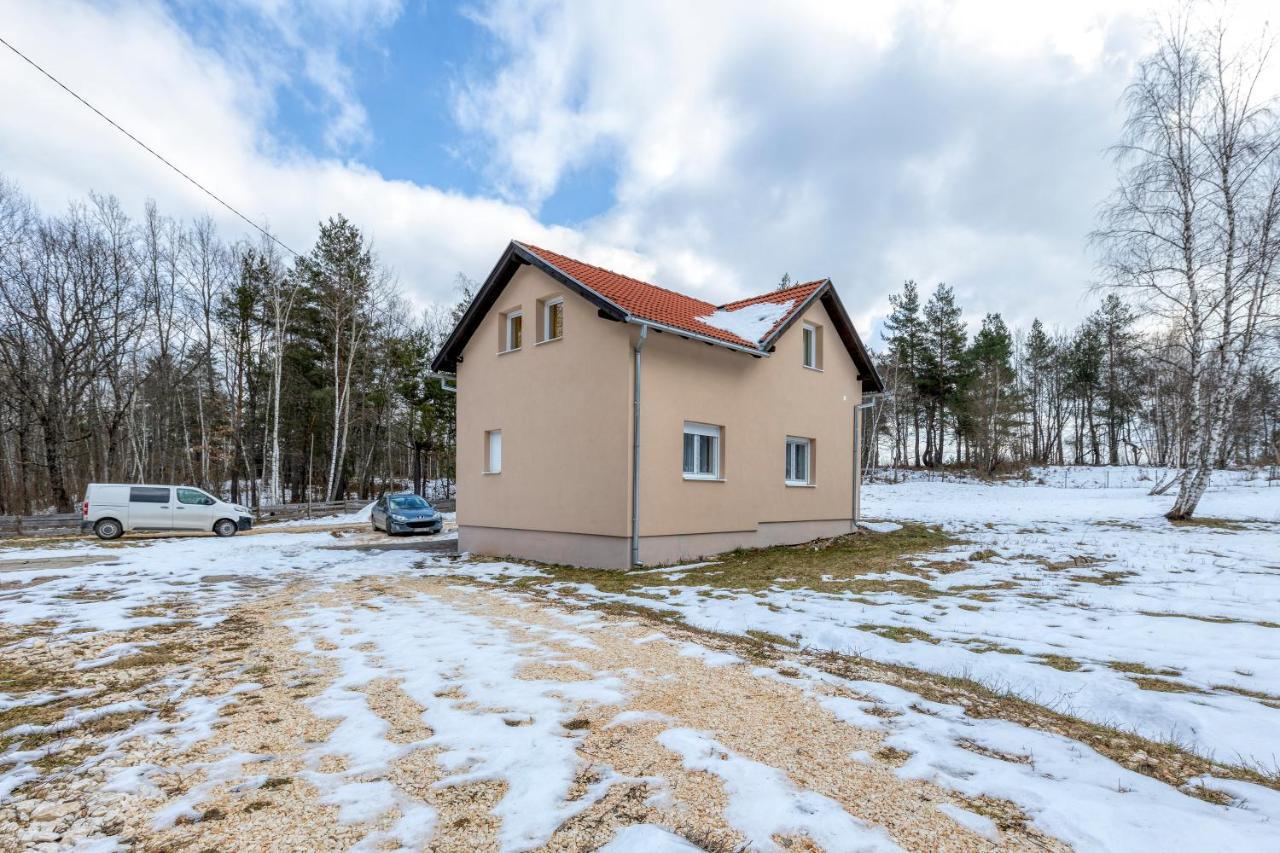 Apartman Vedro Polje กอสปิช ภายนอก รูปภาพ
