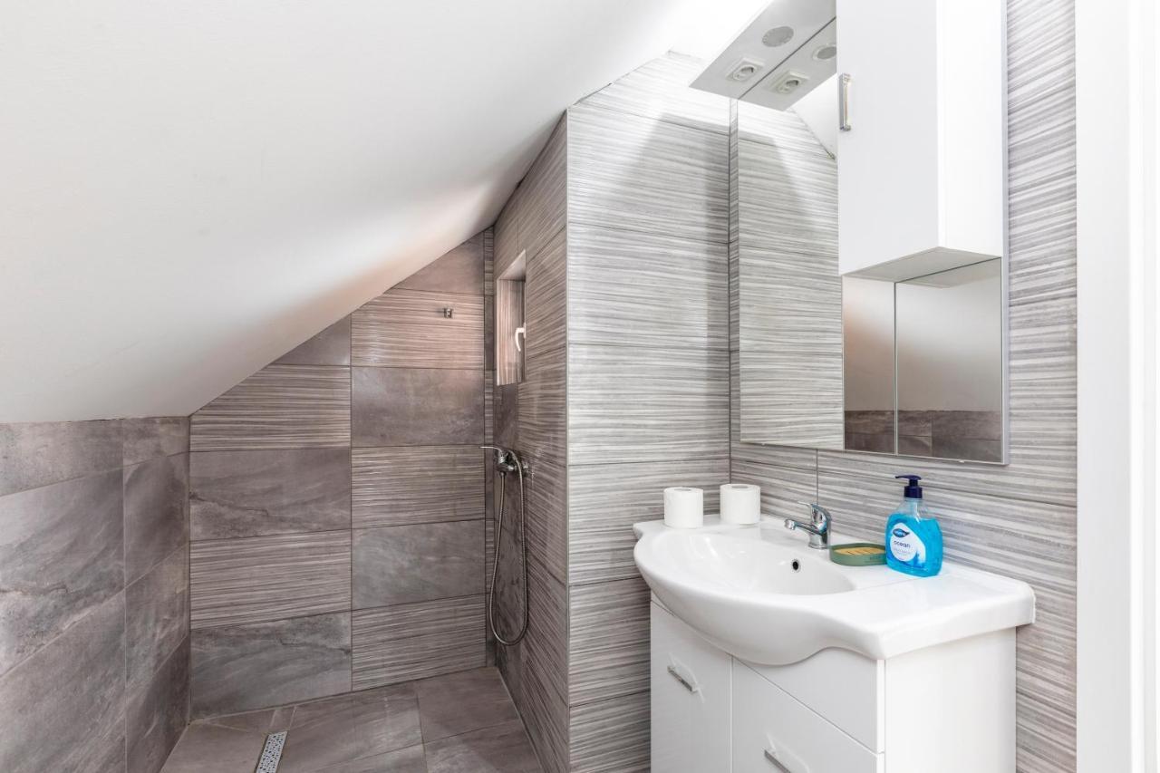 Apartman Vedro Polje กอสปิช ภายนอก รูปภาพ