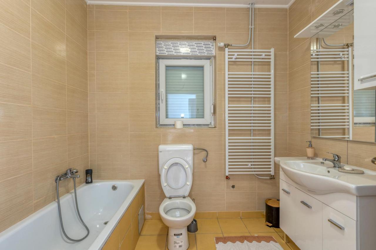 Apartman Vedro Polje กอสปิช ภายนอก รูปภาพ